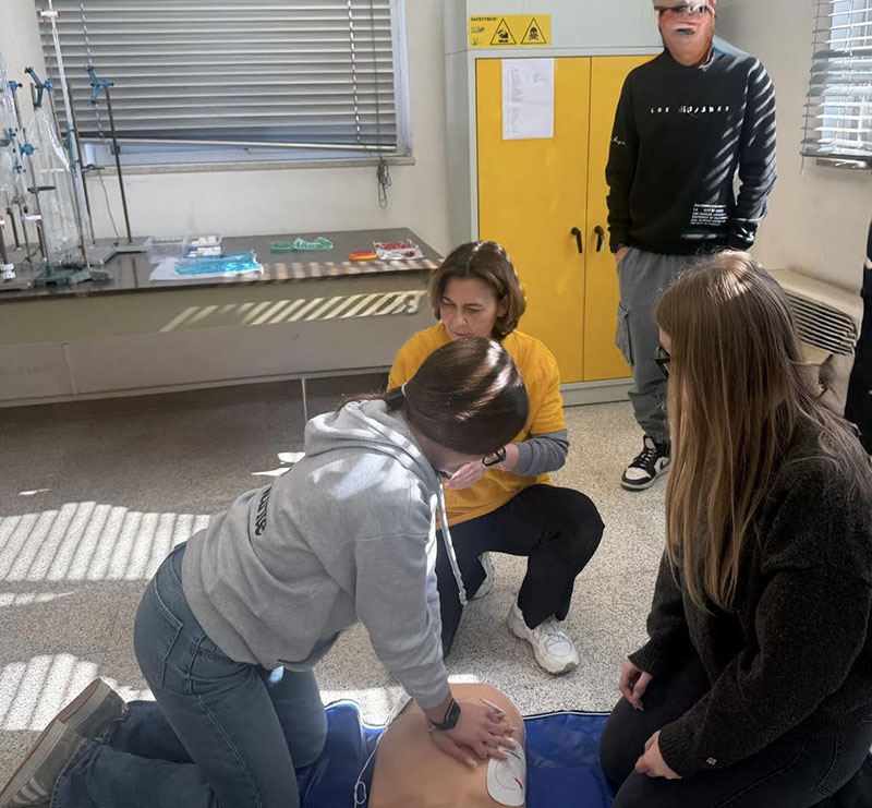 Progetto Vita e la cardioprotezione delle città in Italia: il progetto Puglia Cardioprotetta Progetto Vita e la cardioprotezione delle città in Italia: il progetto Puglia Cardioprotetta